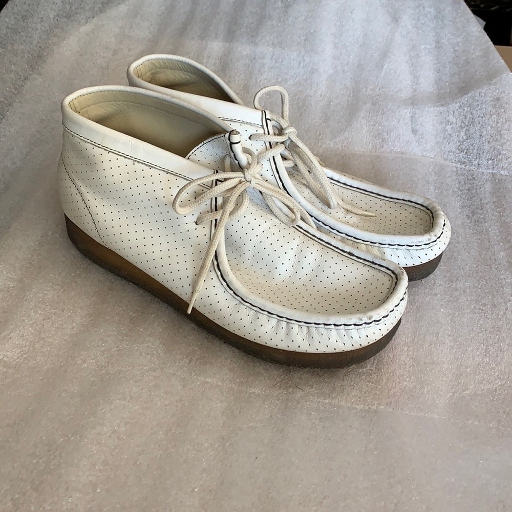 Clarks wallabies size 10